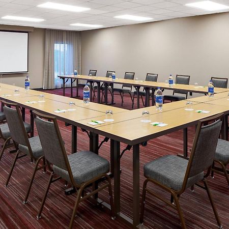 Courtyard By Marriott Pittsburgh Airport Otel Coraopolis Dış mekan fotoğraf