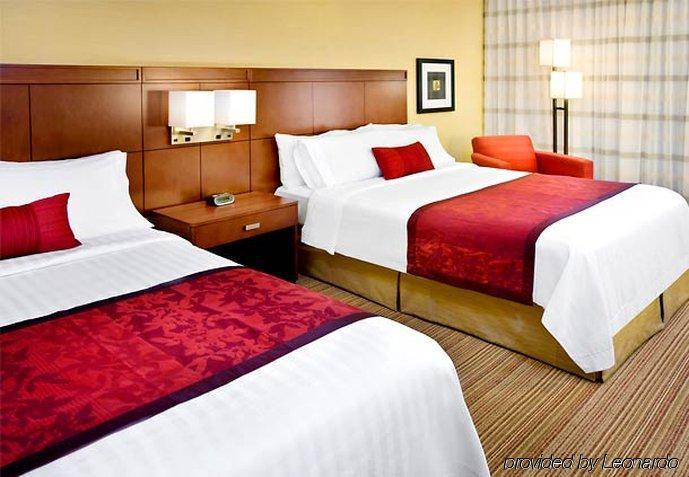 Courtyard By Marriott Pittsburgh Airport Otel Coraopolis Oda fotoğraf