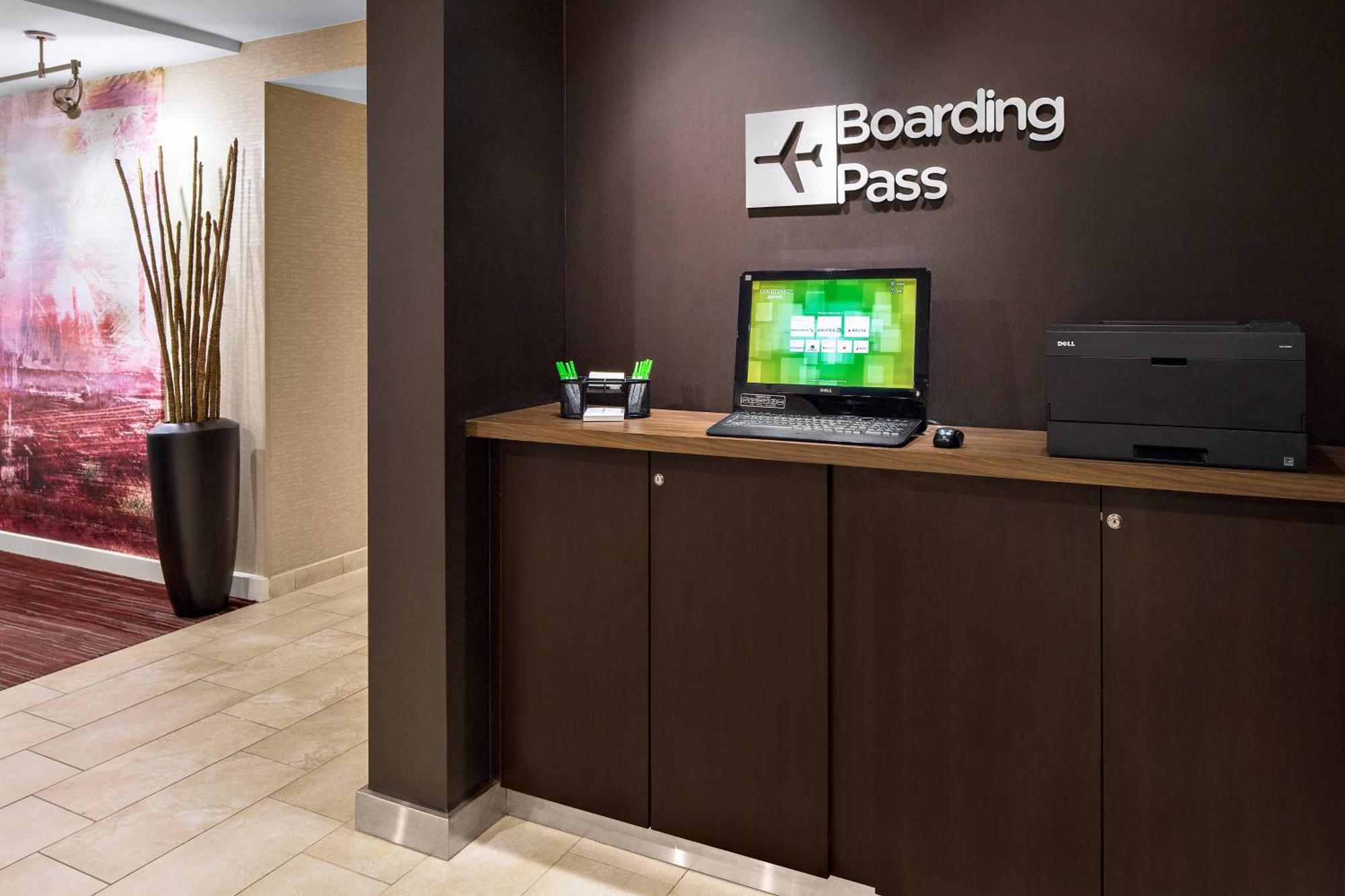 Courtyard By Marriott Pittsburgh Airport Otel Coraopolis Dış mekan fotoğraf