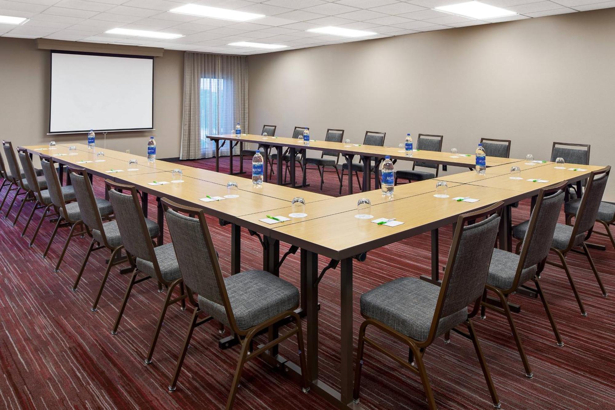Courtyard By Marriott Pittsburgh Airport Otel Coraopolis Dış mekan fotoğraf