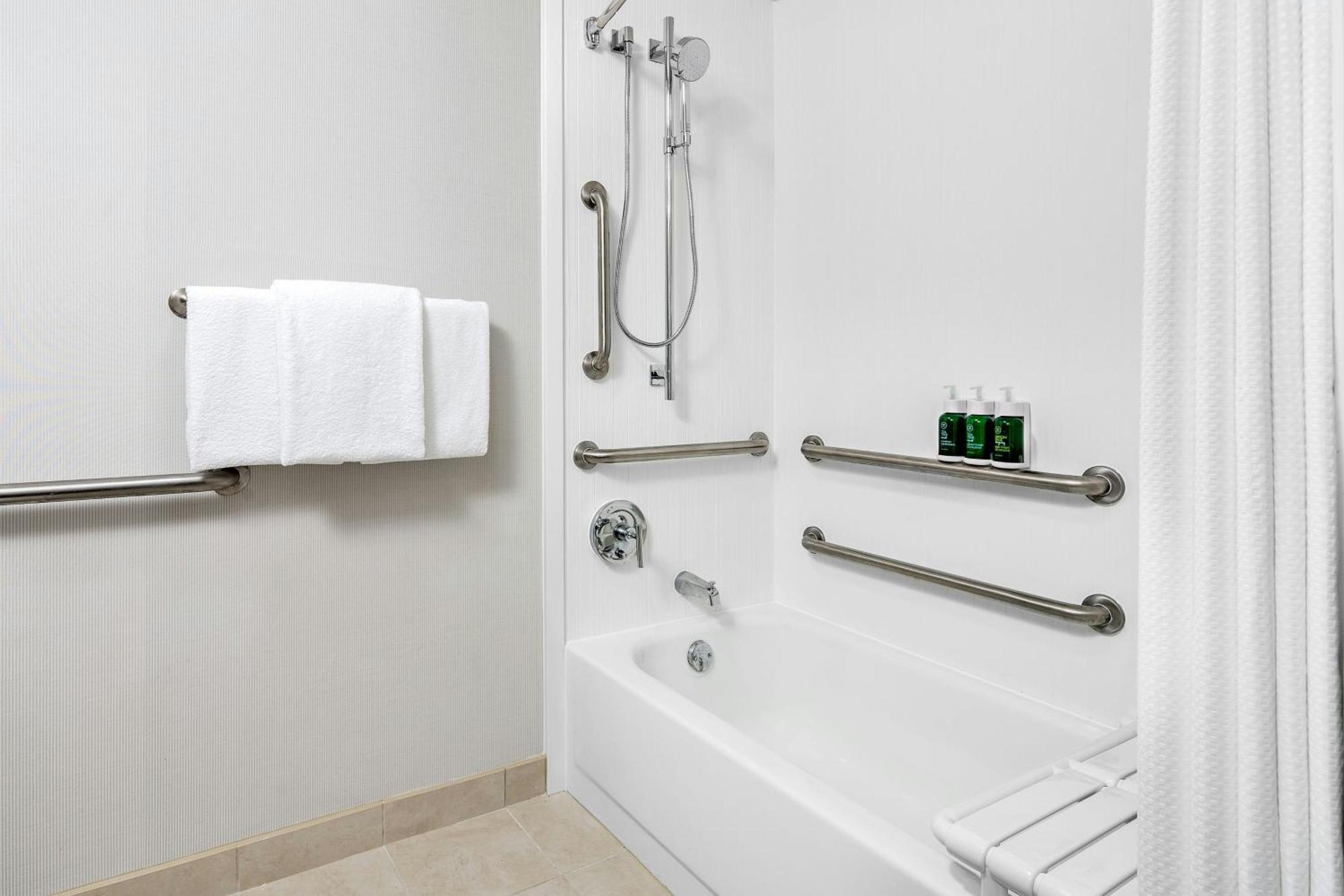 Courtyard By Marriott Pittsburgh Airport Otel Coraopolis Dış mekan fotoğraf