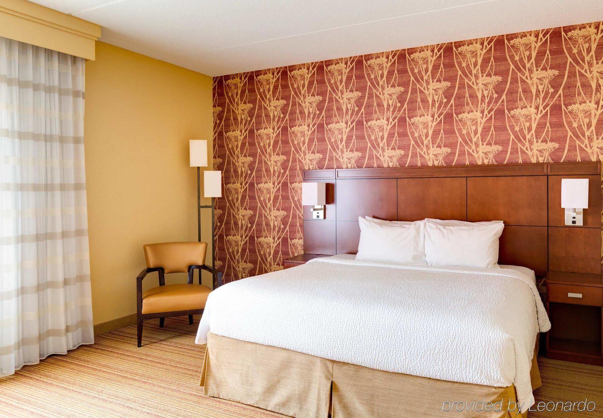 Courtyard By Marriott Pittsburgh Airport Otel Coraopolis Dış mekan fotoğraf