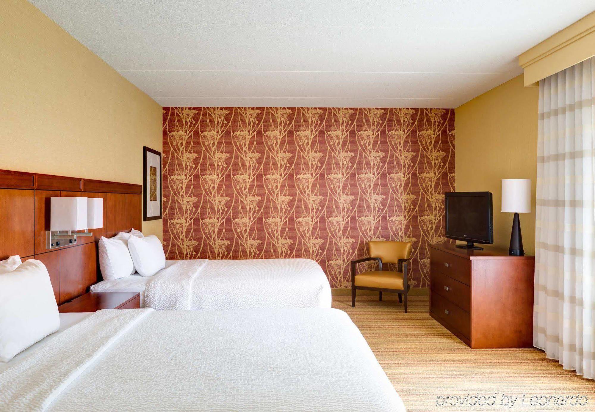Courtyard By Marriott Pittsburgh Airport Otel Coraopolis Dış mekan fotoğraf